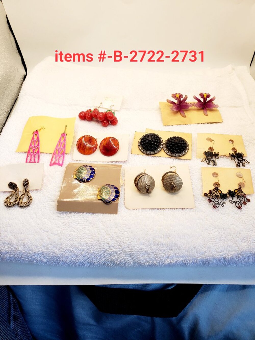 10 Pair of vintage Earrings , items 2722-2731,. wt. @ 43 grams.